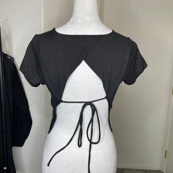 Occasion Women's Black Cropped Tie Cut Out Back Eye Short Sleeve Top Size Medium - Picture 7 of 7